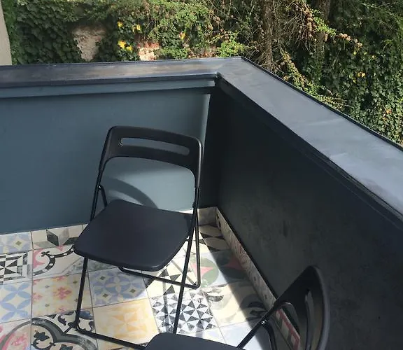 Dragon Bridge Beauty Apartment