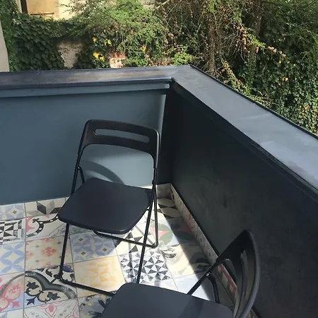 Dragon Bridge Beauty Apartment